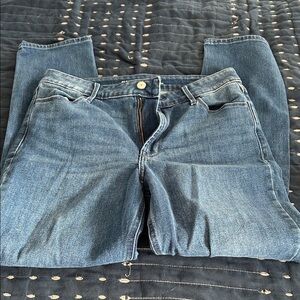 Old Navy Women's Straight Leg Blue Jeans